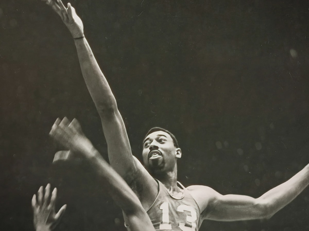 Johnson: Basketball legend Bill Russell left a legacy larger than life