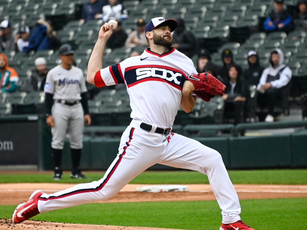 White Sox' Lucas Giolito, Lance Lynn trade stance ahead of 2022