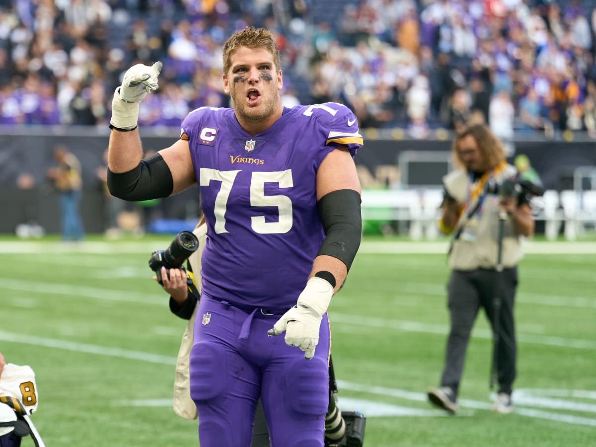 Vikings sign RT Brian O'Neill to contract extension