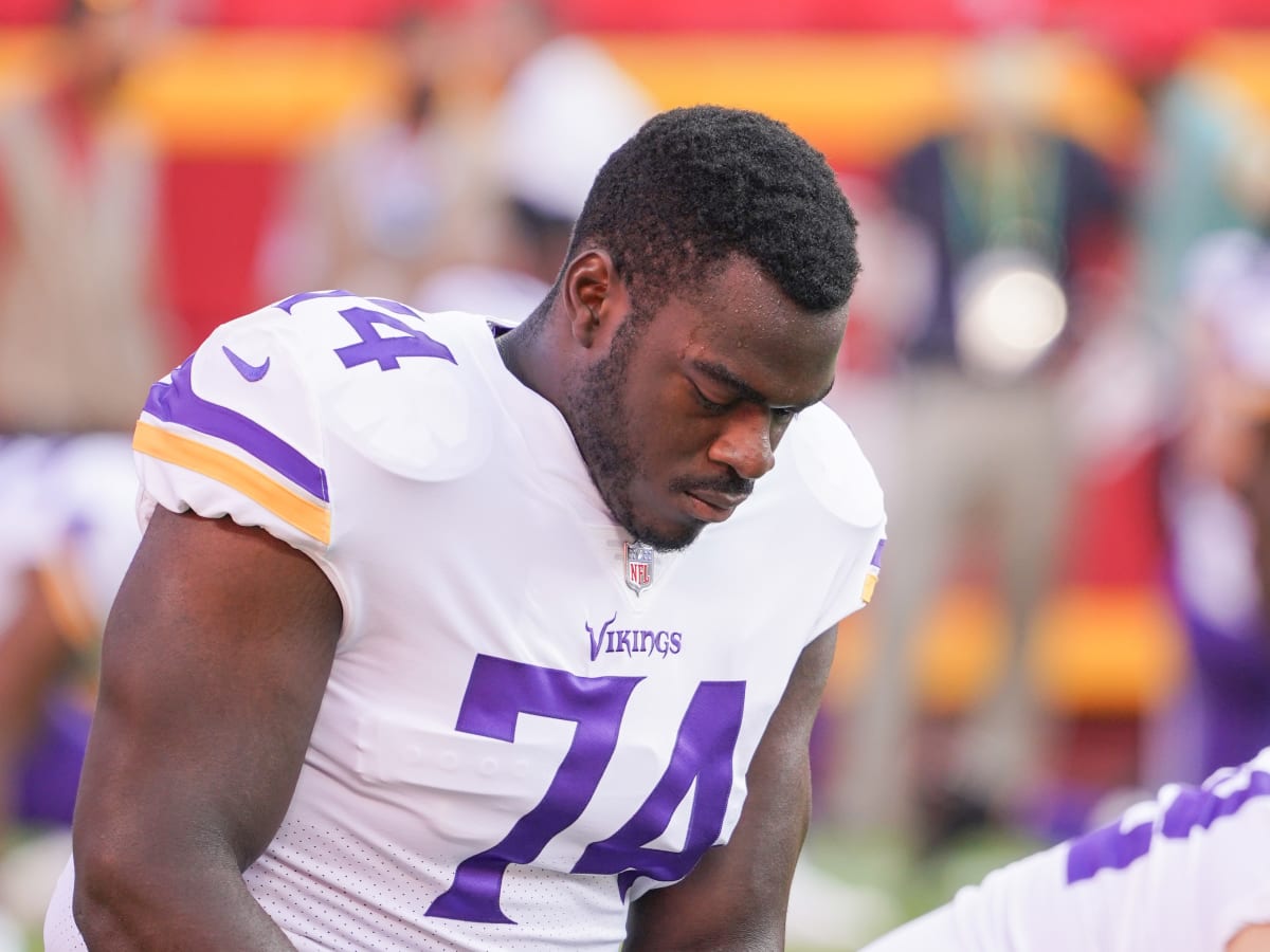 Vikings agree to terms with depth offensive lineman Oli Udoh