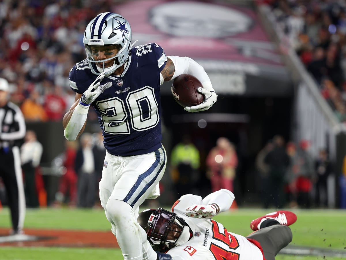 Buccaneers Hold Top Odds to Land Dallas Cowboys Running Back