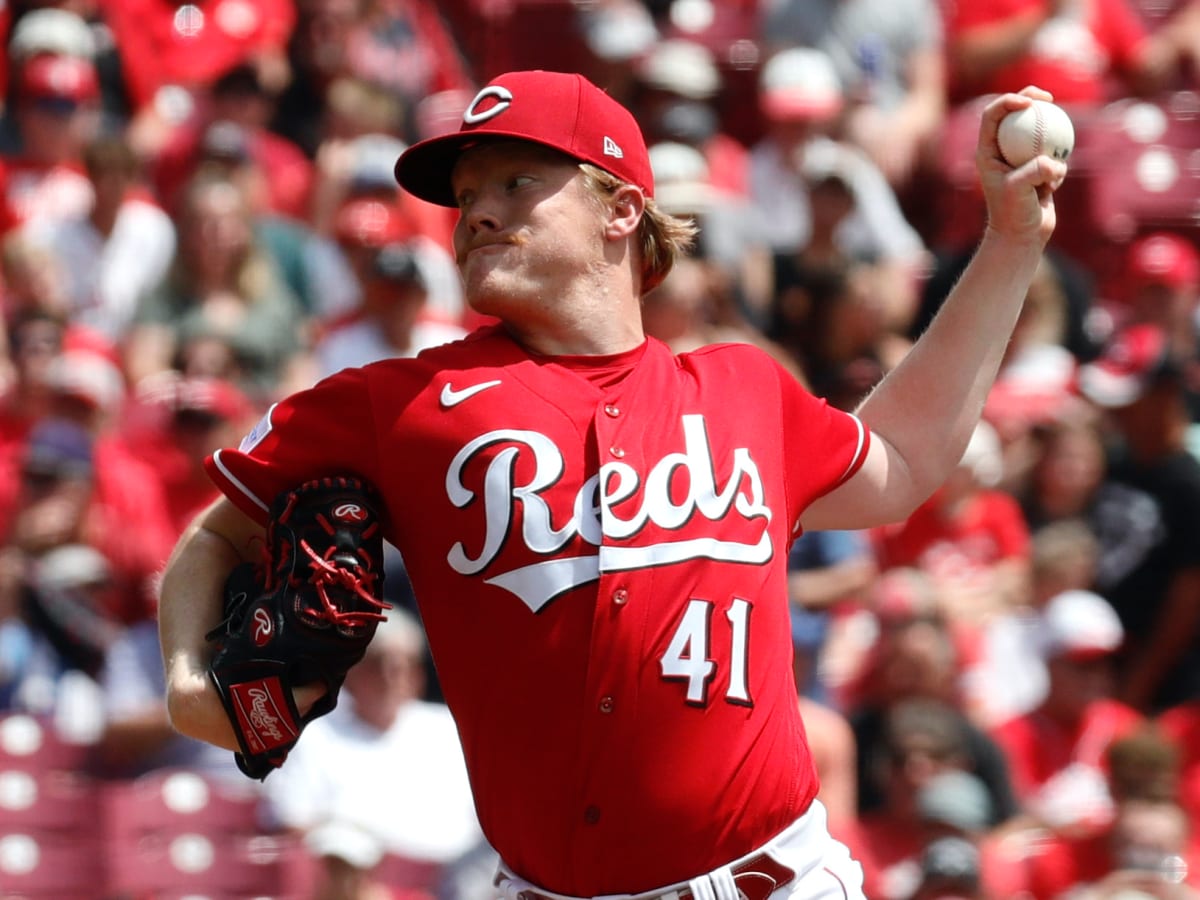 Rookie pitcher Andrew Abbott off to record start, helps Reds squeak past  Astros - The Boston Globe