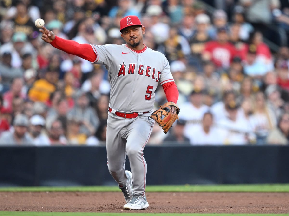 Angels trade for Eduardo Escobar, try to stay in playoff hunt
