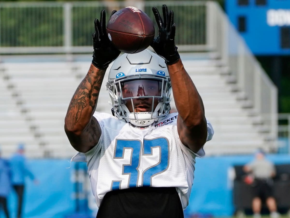 Titans expose Lions' makeshift linebackers corps