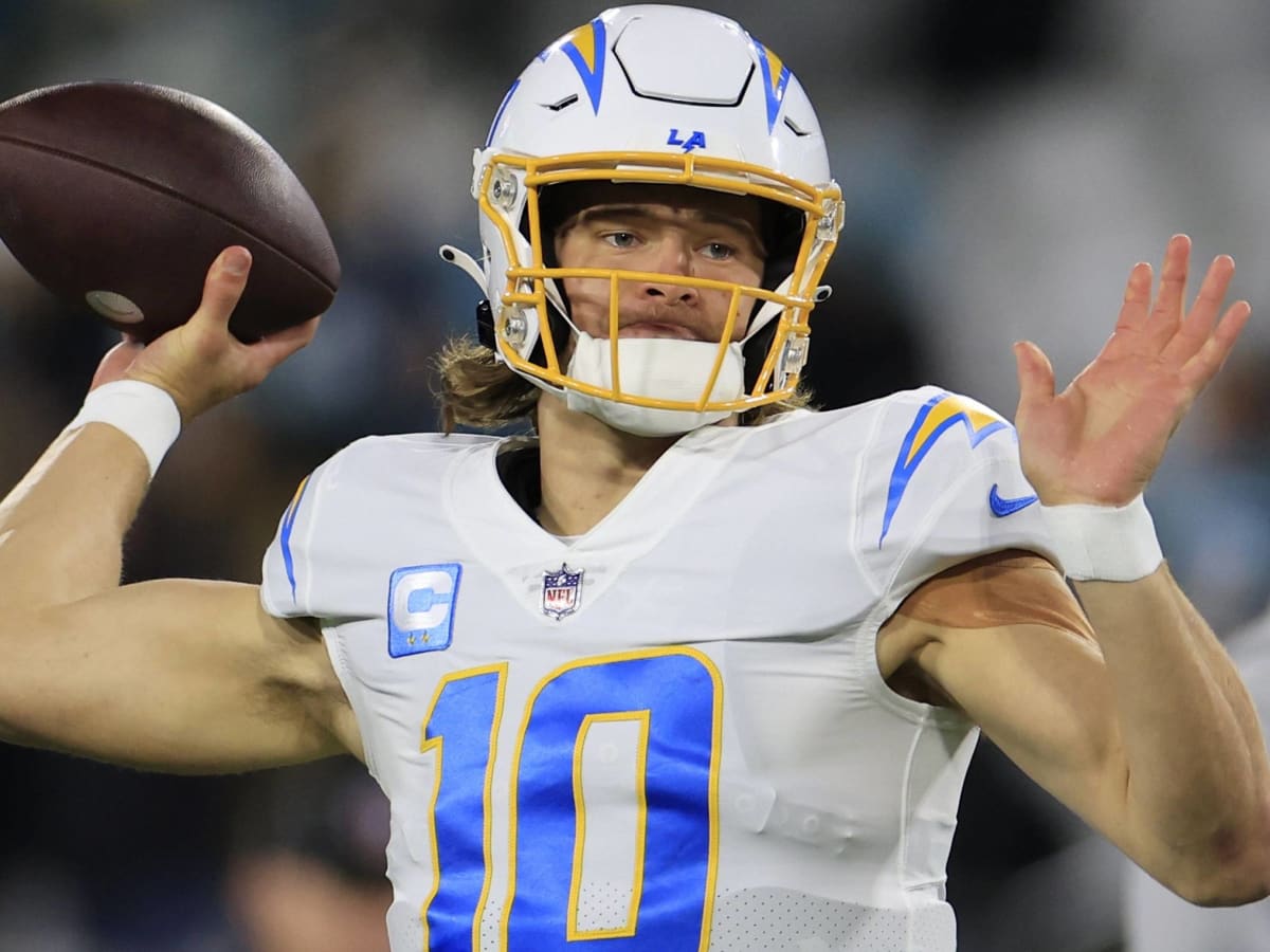 Los Angeles Chargers' Justin Herbert Reaches Two Massive Passing Milestones  vs. Arizona Cardinals - Sports Illustrated Arizona Cardinals News, Analysis  and More