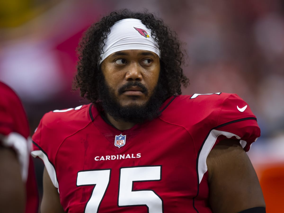 Saints stack OL depth, sign former Cardinals guard Max Garcia