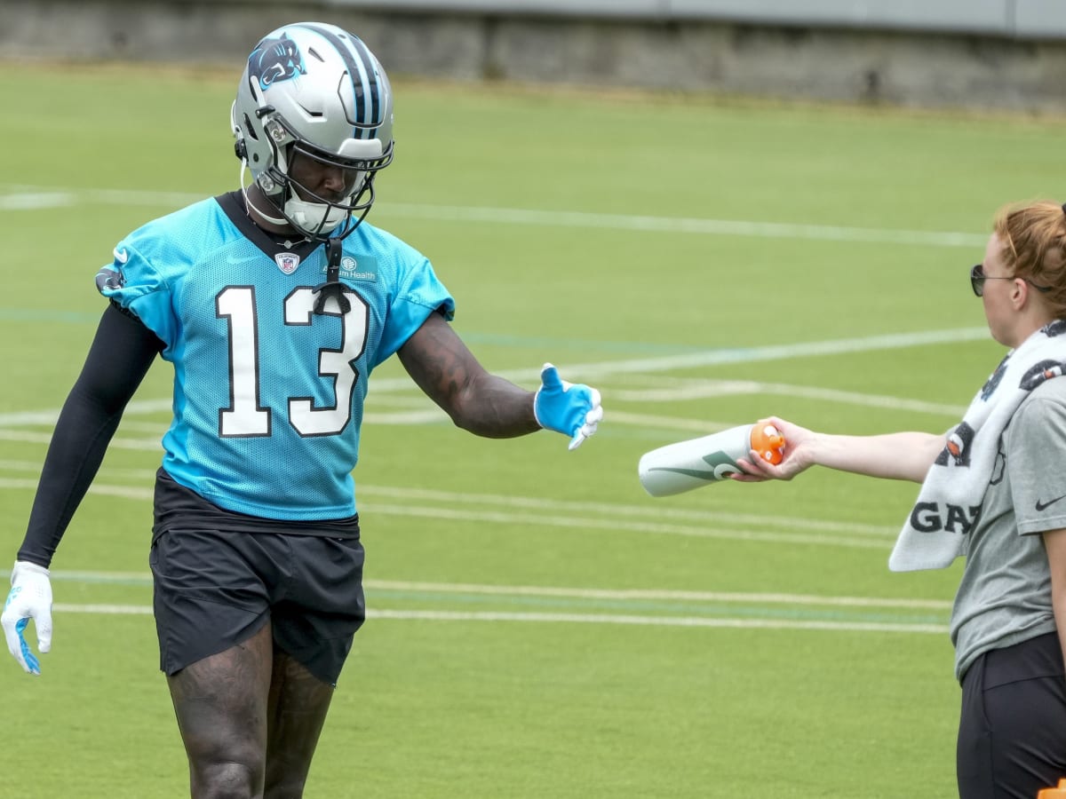 Marquez Stevenson makes a catch »