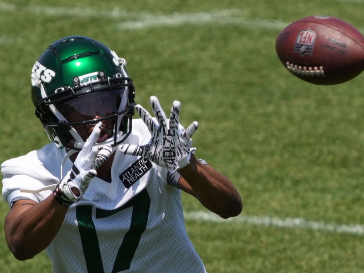 Watch: New York Jets Players Ahmad 'Sauce' Gardner, Garrett Wilson Battle  For Big Plays During Jets Training Camp - All Bearcats