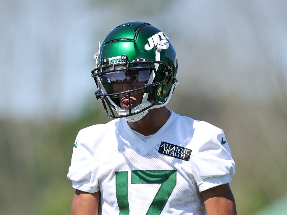 New York Jets quarterback Zach Wilson absent as training camp begins -  Sports Illustrated New York Jets News, Analysis and More