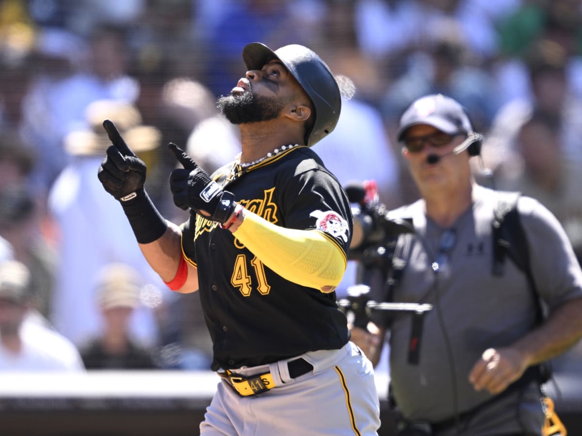 MLB trade grades: Brewers acquire Carlos Santana from Pirates