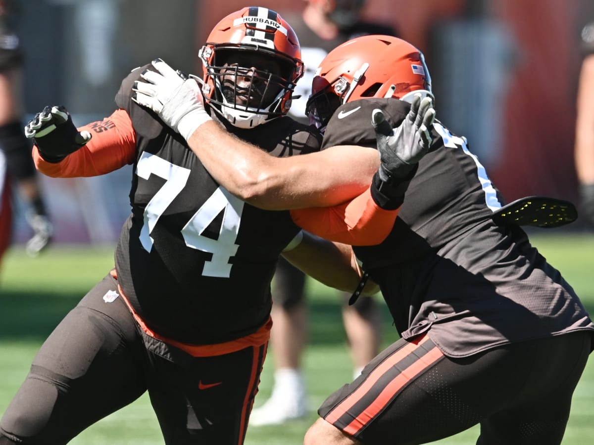 Tennessee Titans Tackle Chris Hubbard Fills Huge Need, Knows Line Needs to  Improve Quickly - Sports Illustrated Tennessee Titans News, Analysis and  More