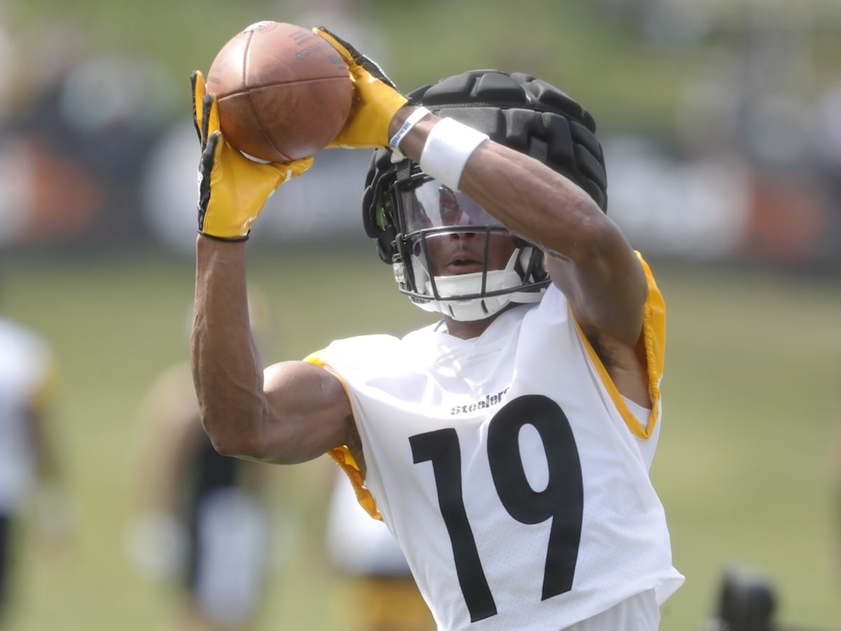 Pittsburgh Steelers WR Diontae Johnson Leaves Practice With Injury - Sports  Illustrated Pittsburgh Steelers News, Analysis and More