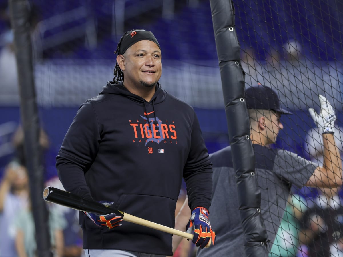 Marlins Anniversary: Miguel Cabrera takes final 3 bases on wild