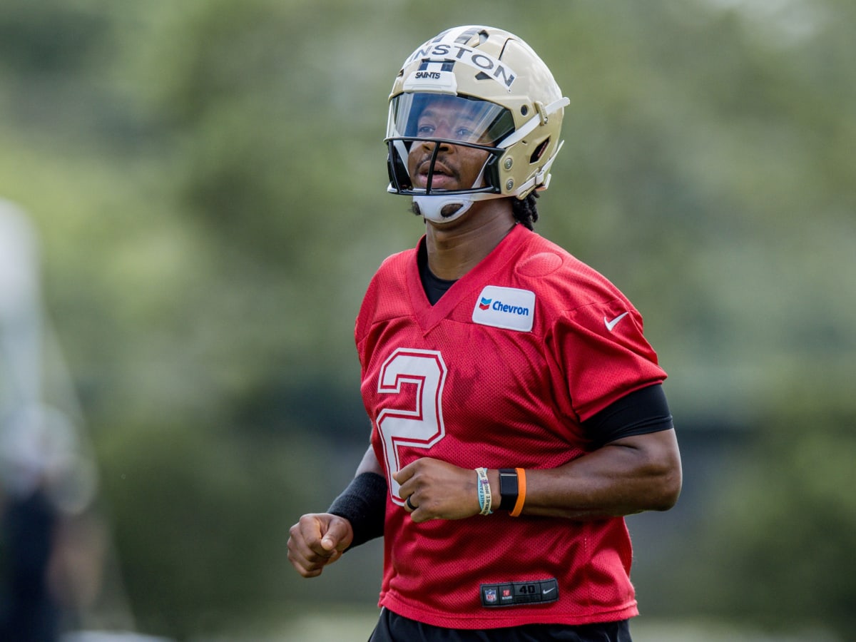 Derek Carr, Jameis Winston, New Orleans Saints defense battle it