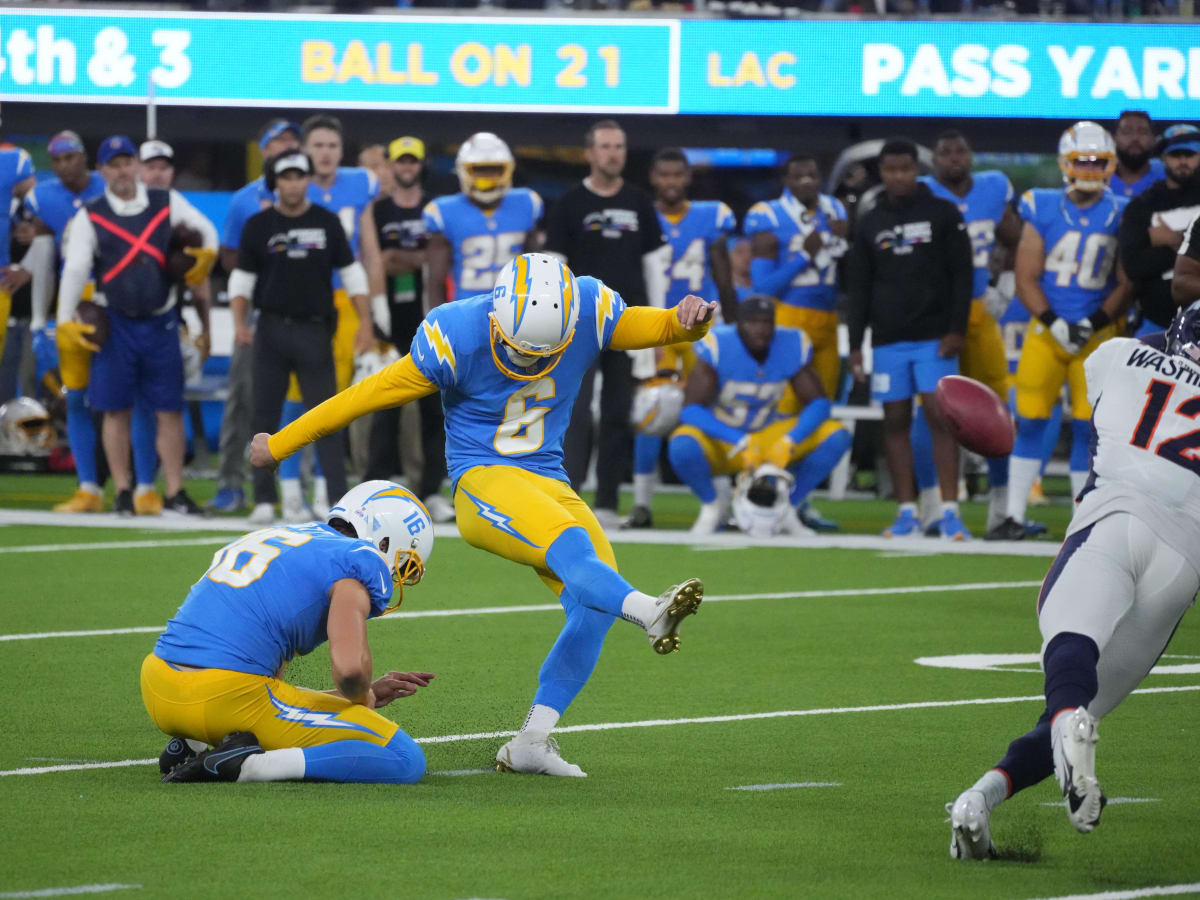 Los Angeles Chargers place kicker Cameron Dicker (15) kicks during an NFL  football game against the San Francisco 49ers, Sunday, Nov.13, 2022, in  Santa Clara, Calif. (AP Photo/Scot Tucker Stock Photo - Alamy