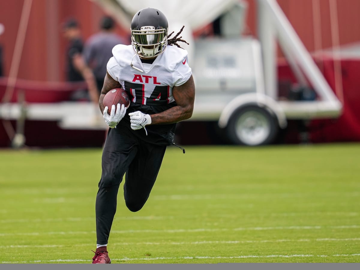 ATLANTA, GA – OCTOBER 03: Atlanta running back Cordarrelle