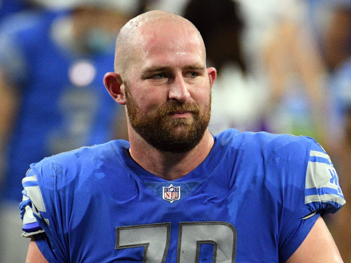 Former Arkansas OL Dan Skipper makes first NFL start with Detroit Lions