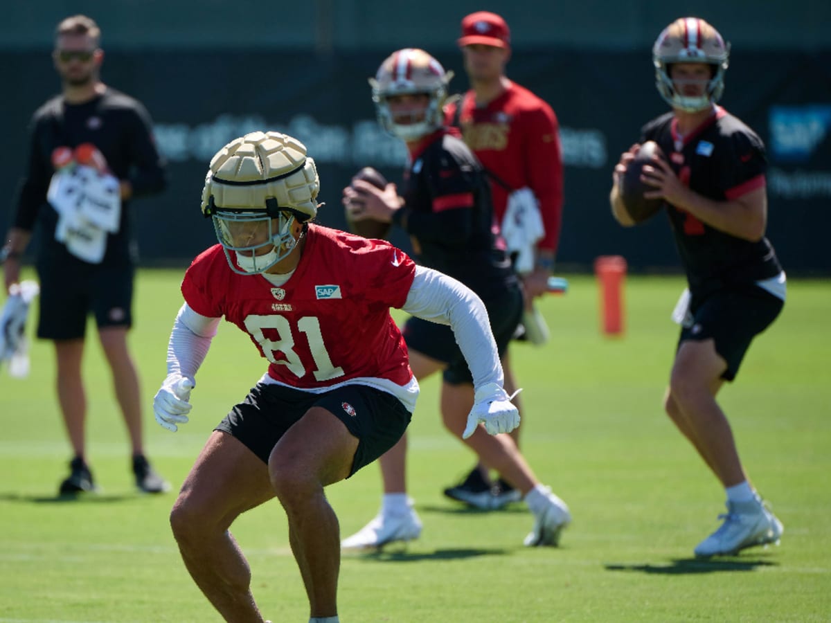 San Francisco 49ers' T.Y. McGill, middle, takes part in drills during the  NFL team's football training camp in Santa Clara, Calif., Wednesday, July  26, 2023. (AP Photo/Jeff Chiu Stock Photo - Alamy