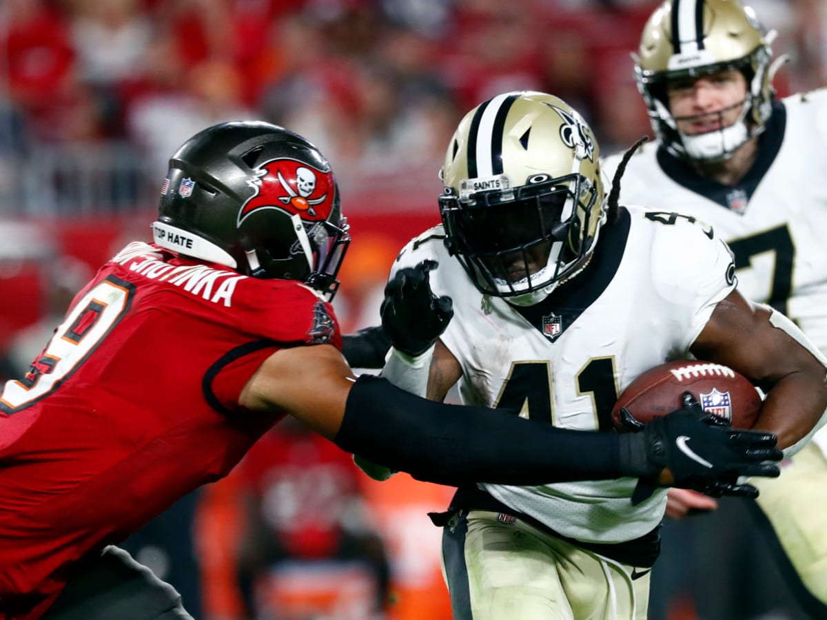 Saints' Carr ineffecient, Mayfield shines for Buccaneers despite