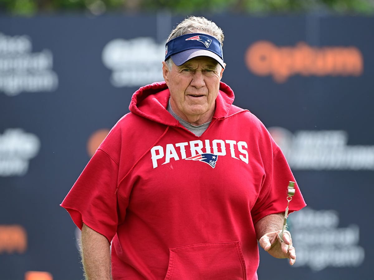 Bill Belichick stays on the move while coaching Patriots training camp -  Sports Illustrated