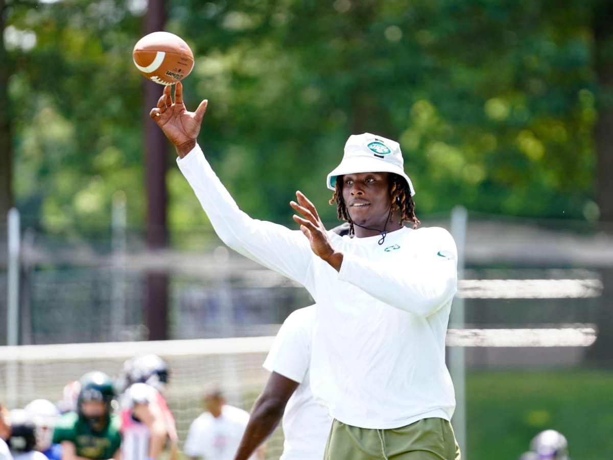 New York Jets linebacker Hamsah Nasirildeen (45) reacts after defeating the  Philadelphia Eagles 24-21 in an NFL pre-season football game, Friday, Aug.  12, 2022, in Philadelphia. (AP Photo/Rich Schultz Stock Photo - Alamy