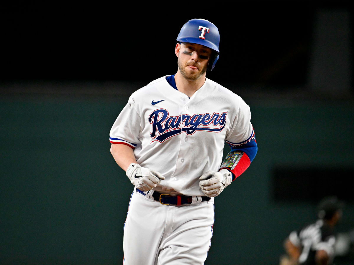 Mitch Garver brings power, experience to Texas