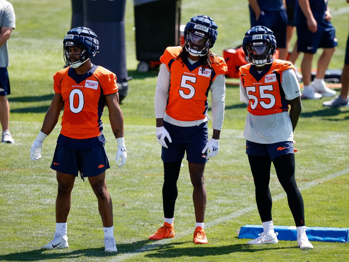 Denver Broncos linebacker Zaire Anderson (47) during a morning session at  the team's NFL training camp Sunday, Aug. 9, 2015, in Englewood, Colo. (AP  Photo/David Zalubowski Stock Photo - Alamy