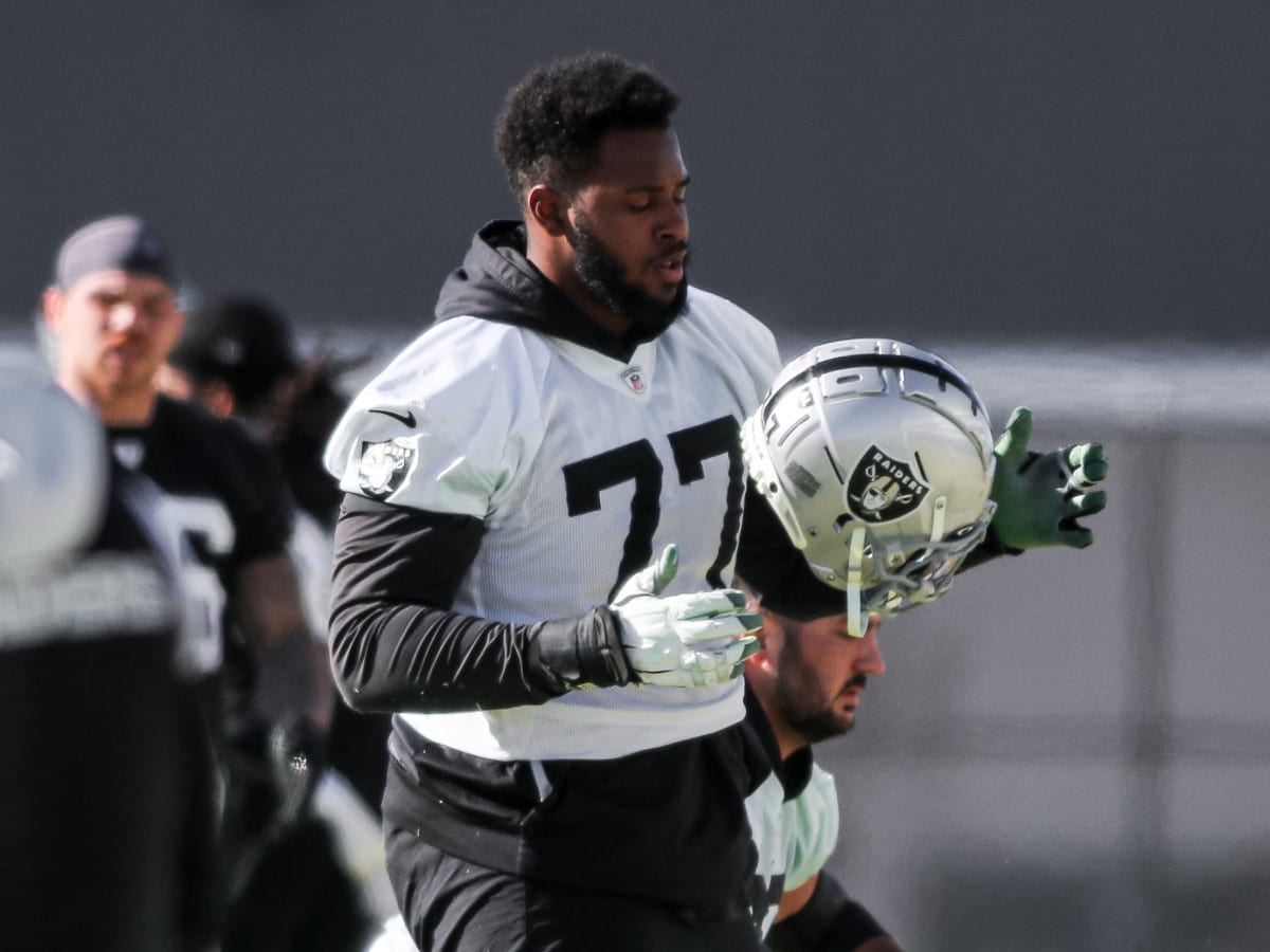 Raiders OL Thayer Munford gets reps with first team at right tackle