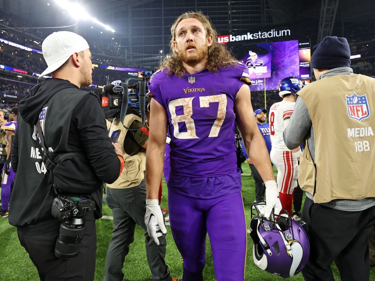 StaTuesday: Breaking down Vikings TE Hockenson's special playoff debut  National News - Bally Sports