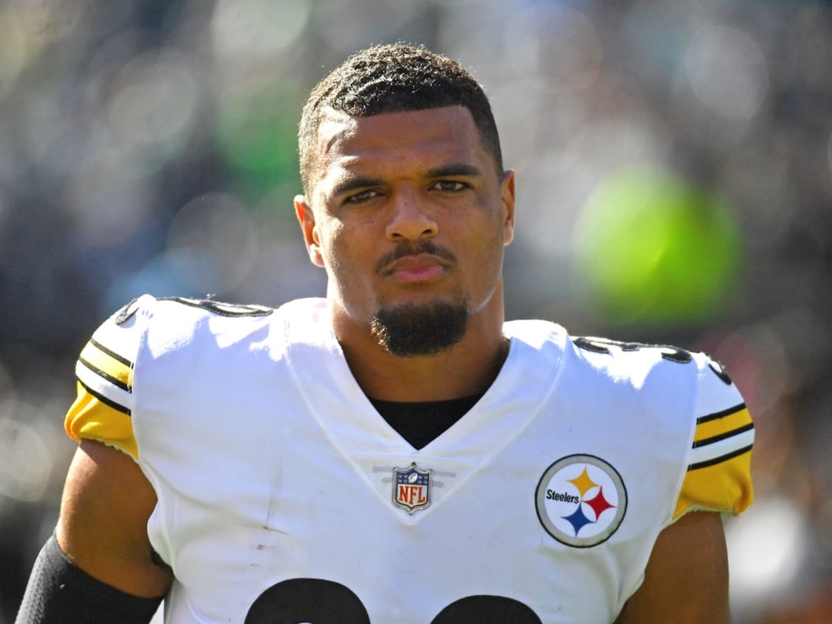 Should The Pittsburgh Steelers Re-sign Miles Killebrew 