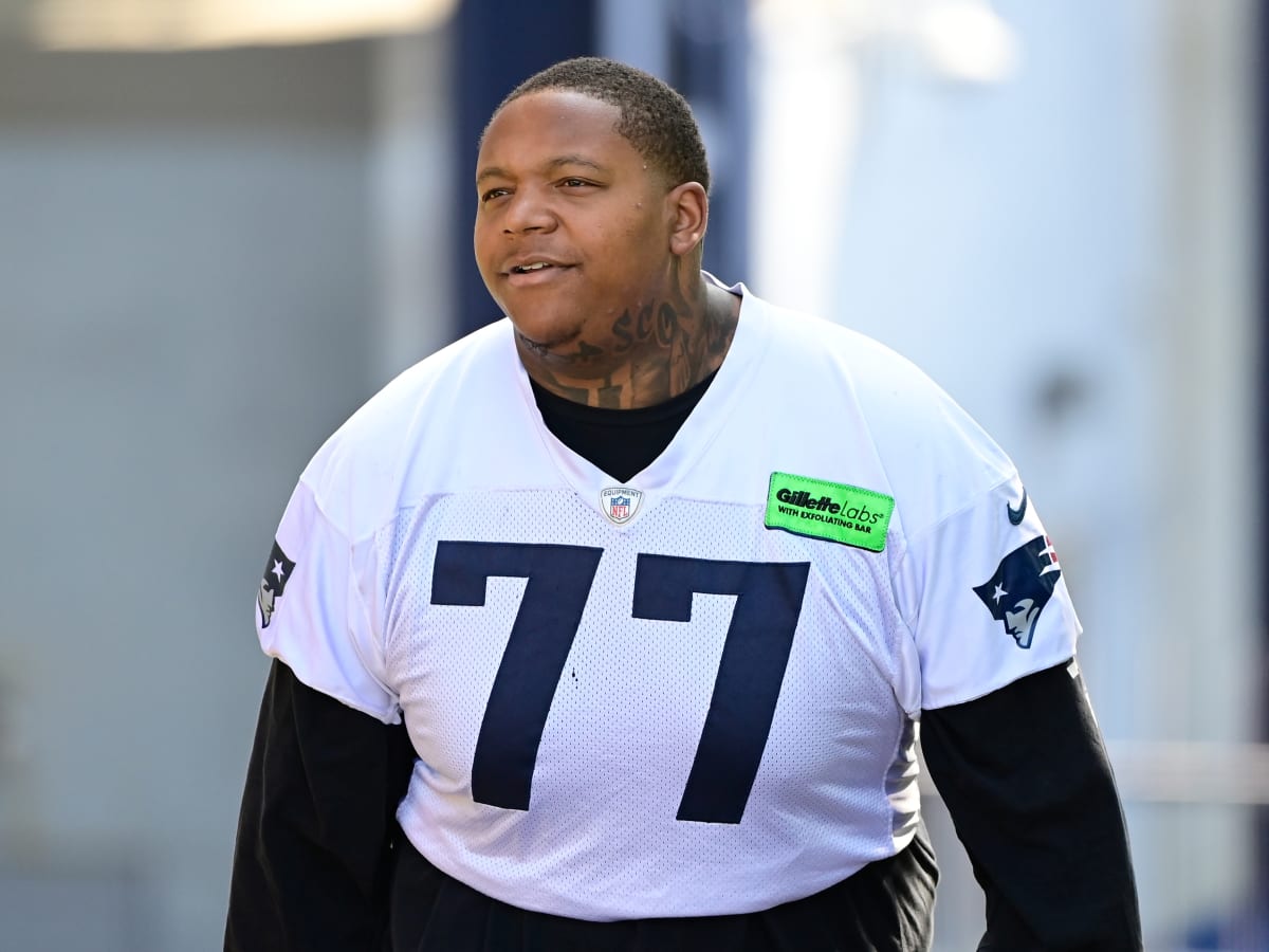 Patriots agree to terms with tackle Trent Brown on two-year deal