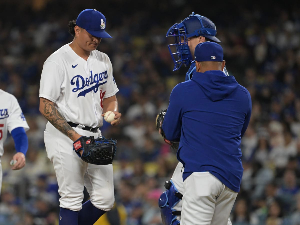 Dodgers News: Dave Roberts Talks Latest on Victor Gonzalez