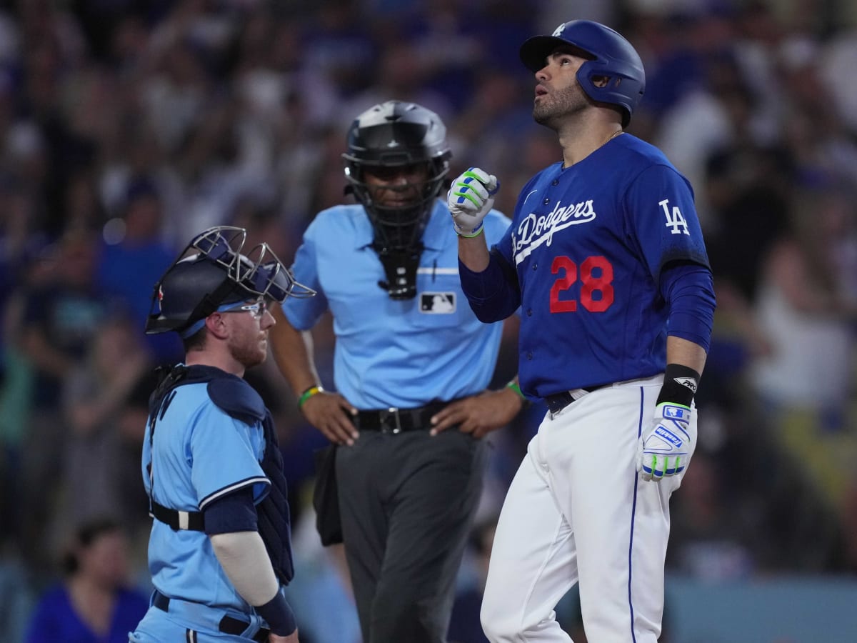 Why Dodgers' JD Martinez is suddenly flying back to LA despite unfinished  series in Arizona