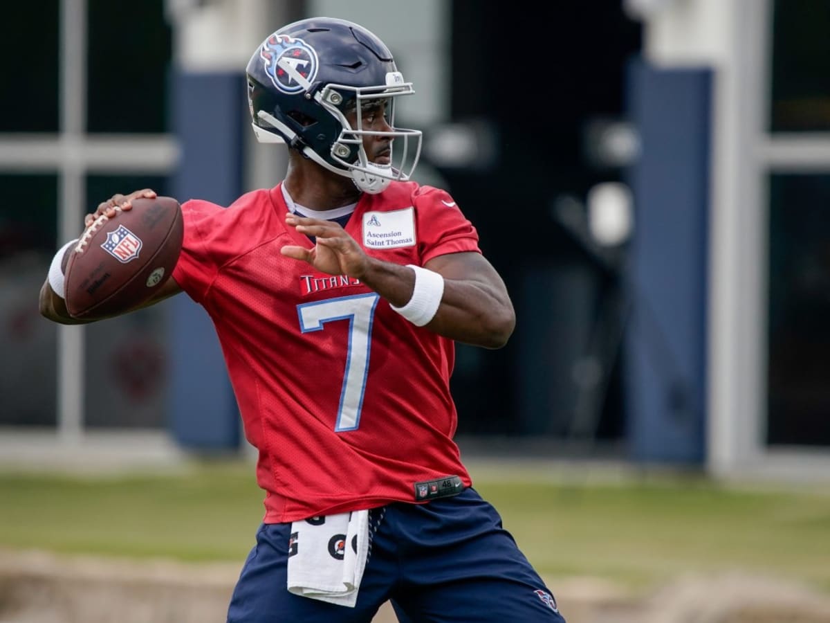 August 12, 2023 - Tennessee Titans quarterback Malik Willis (7) runs in a  touchdown during NFL preseason football game between the Chicago Bears vs  the Tennessee Titans in Chicago, IL (Credit Image: