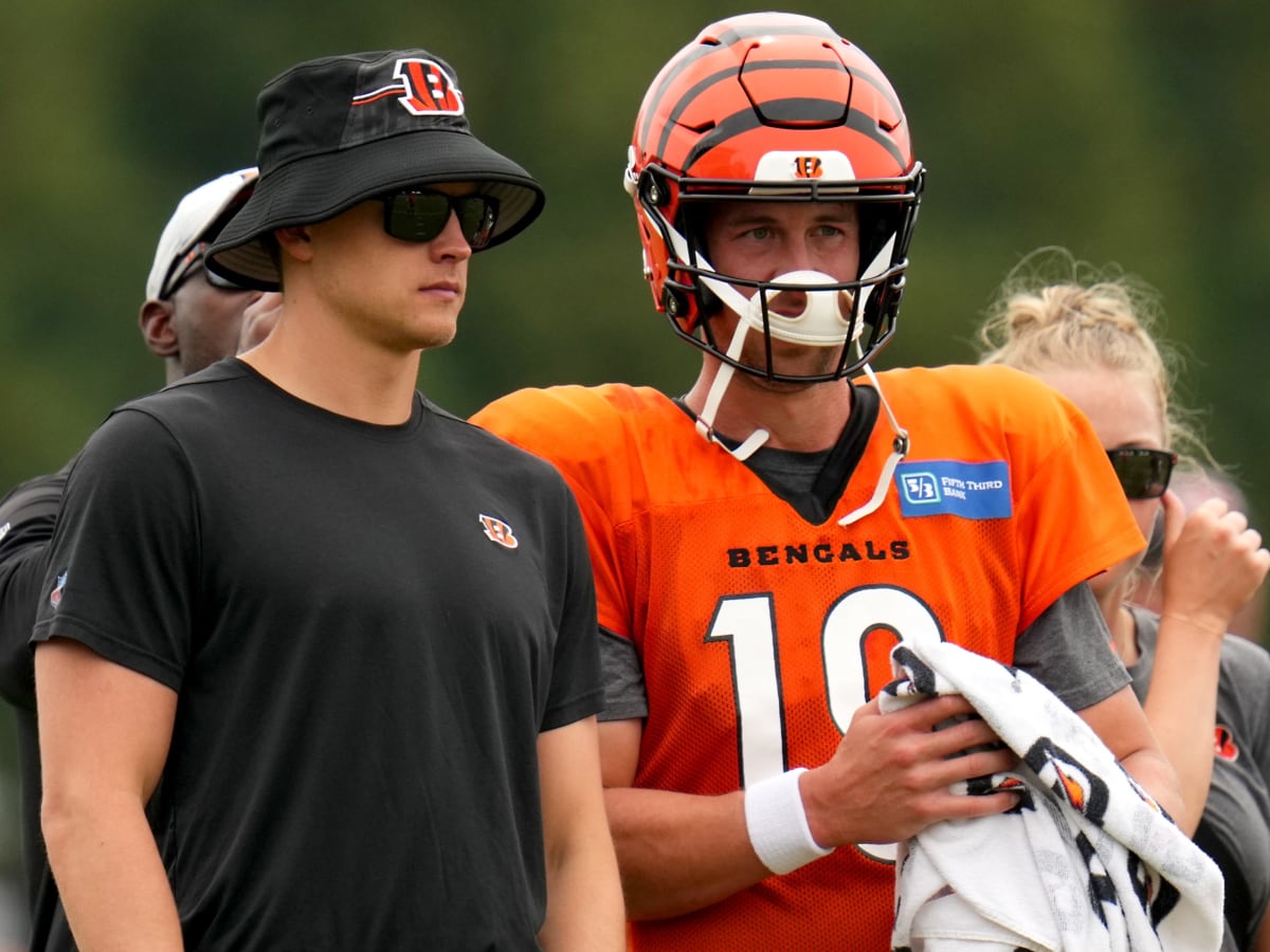 Joe Burrow Observes, as Bengals' Defense Dominates Joint Practice With  Packers