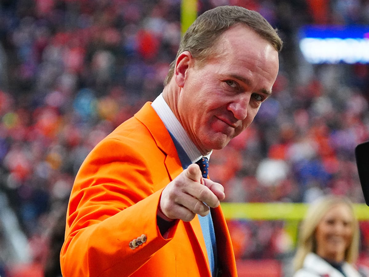 The Masked Singer spoilers: Hummingbird is Peyton Manning, NFL player -  GoldDerby