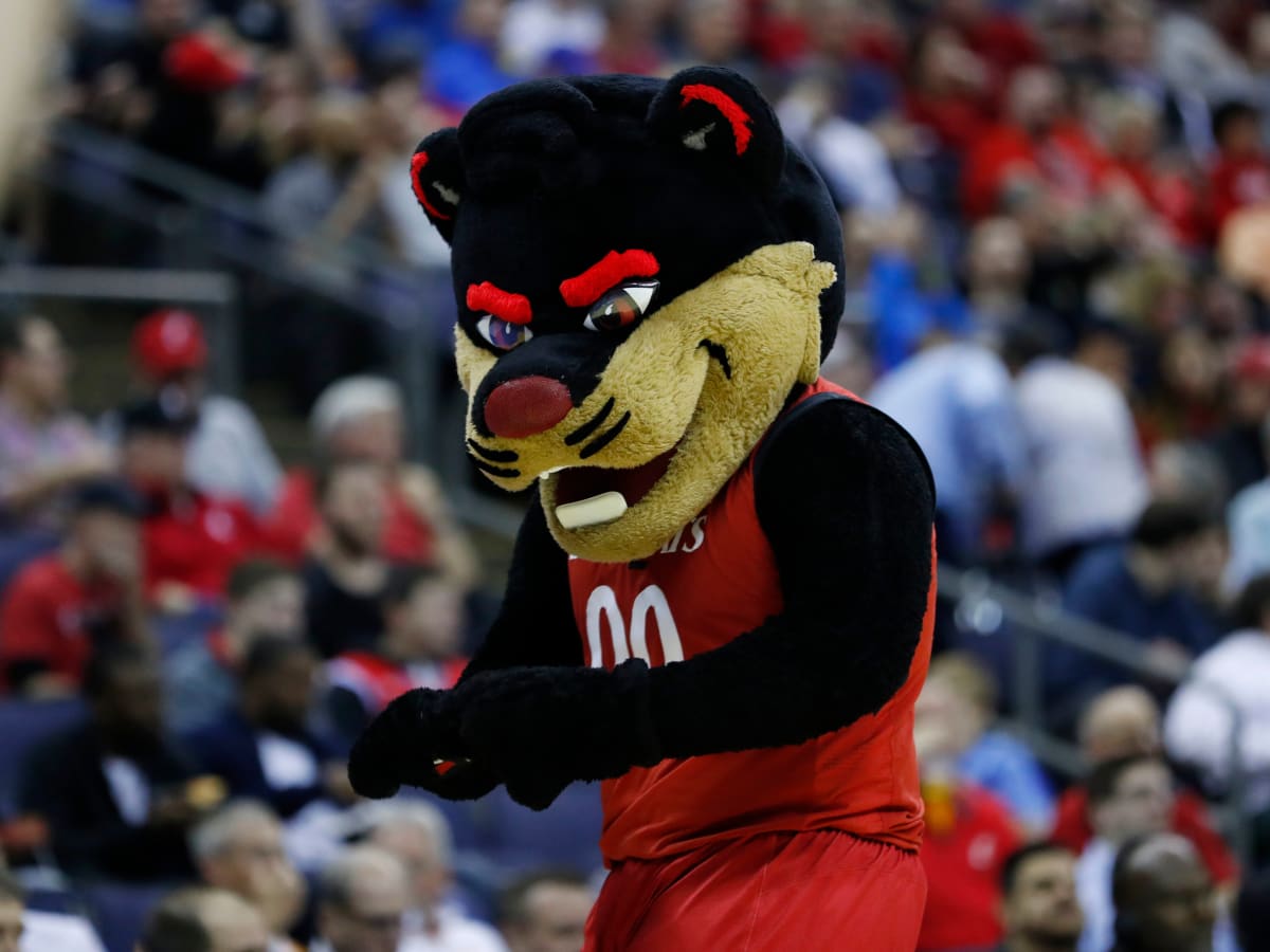 Relentless Bearcats Take Down No. 12 Indiana on the Road - University of  Cincinnati Athletics