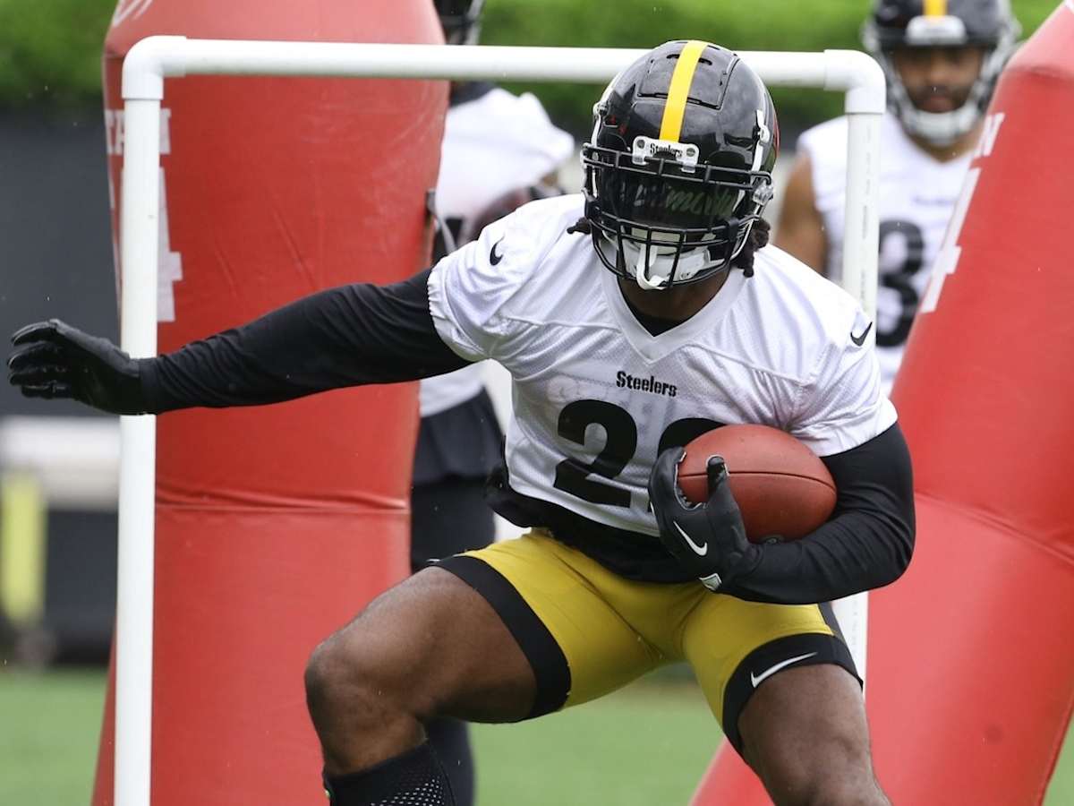 Steelers RB Najee Harris Scoffs at Weight Narrative, Ready to Play