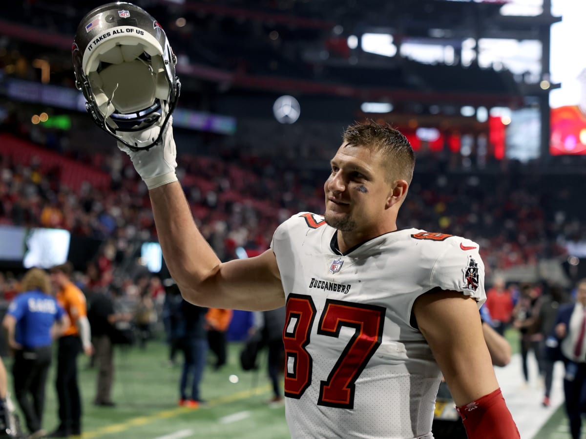 Rob Gronkowski won't be signed before minicamp, but Bucs optimistic about  his return