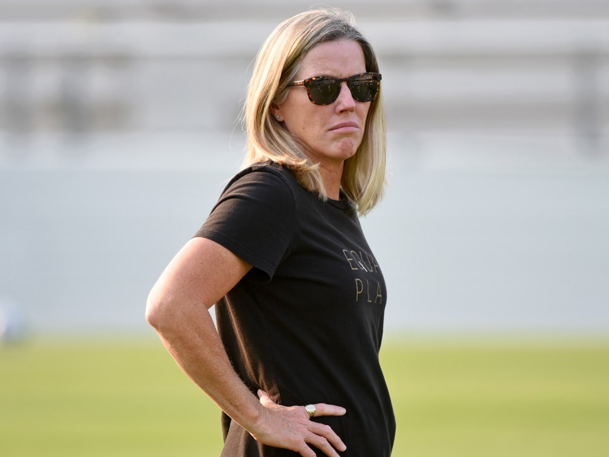 Pride Place Coach Amanda Cromwell on Administrative Leave Amid Misconduct  Investigation - Sports Illustrated