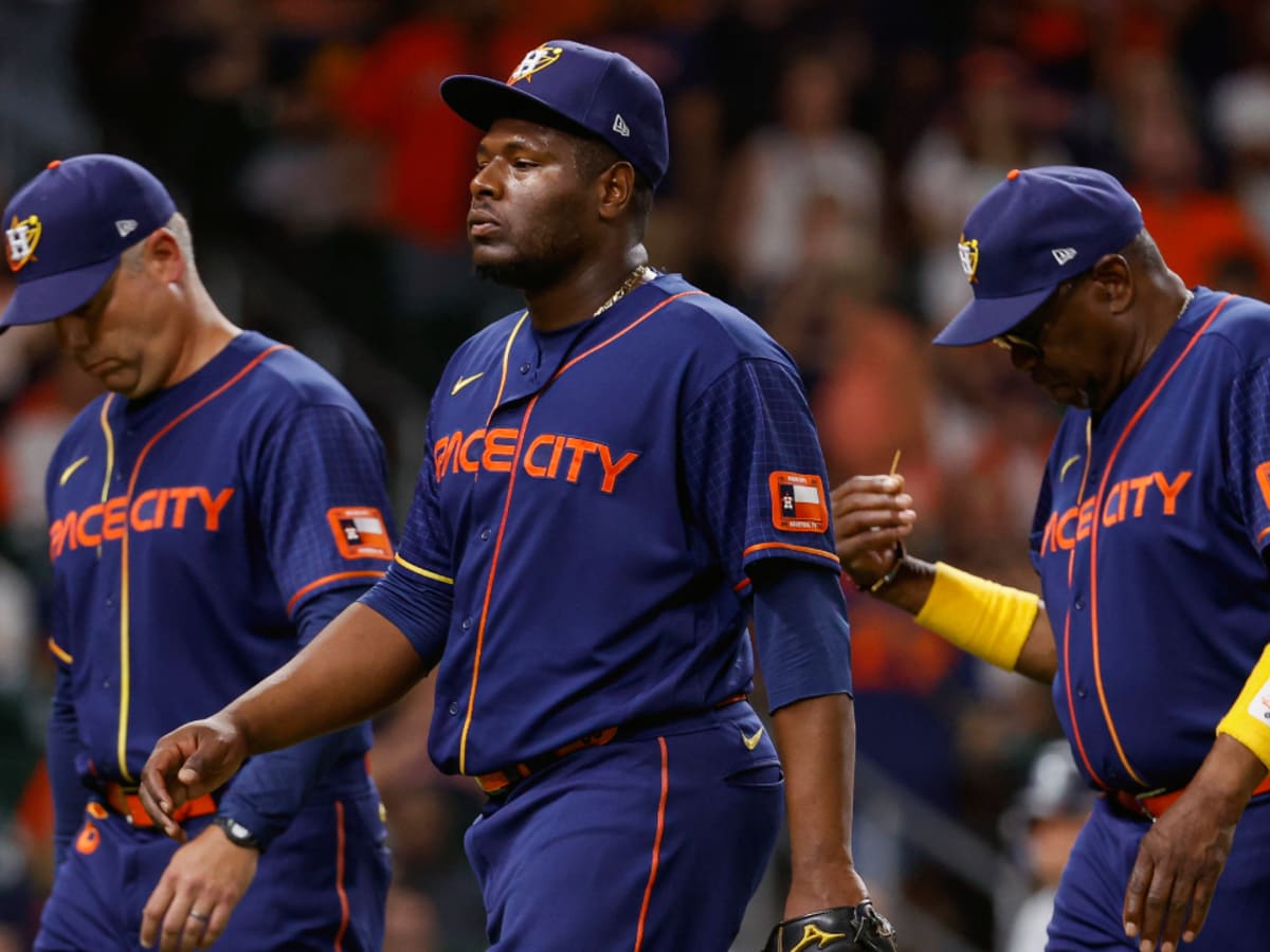 AL West standings: Astros hold off Mariners after bizarre Hector