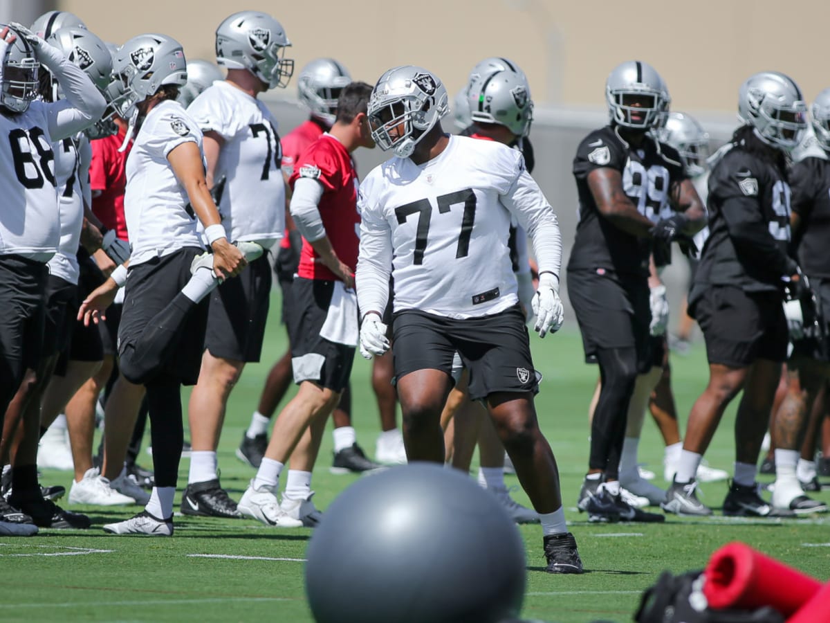 Thayer Munford Jr. Broke His Couch Celebrating After Being Drafted by the  Raiders