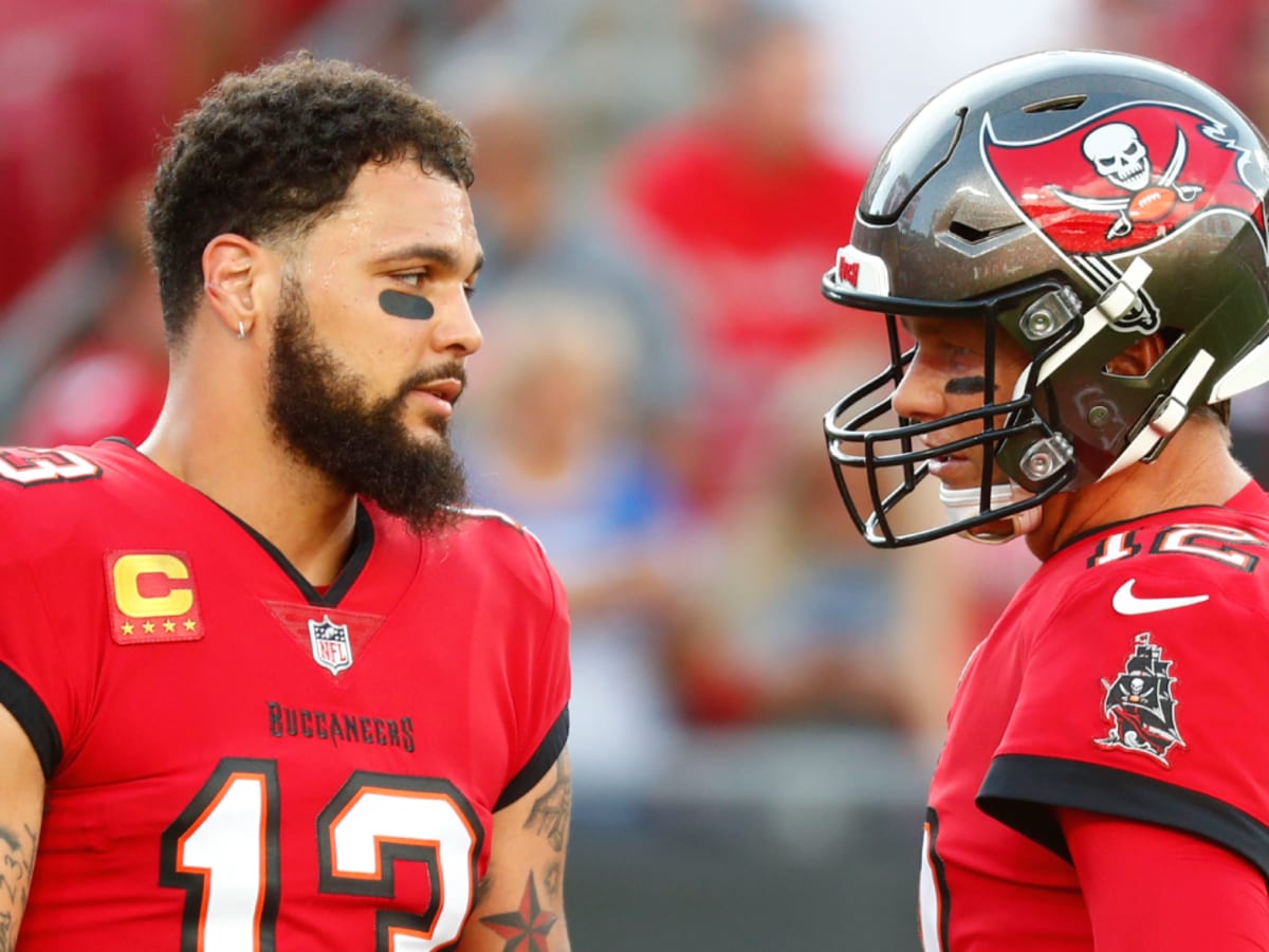 Mike Evans didn't believeTom Brady's un-retirement text