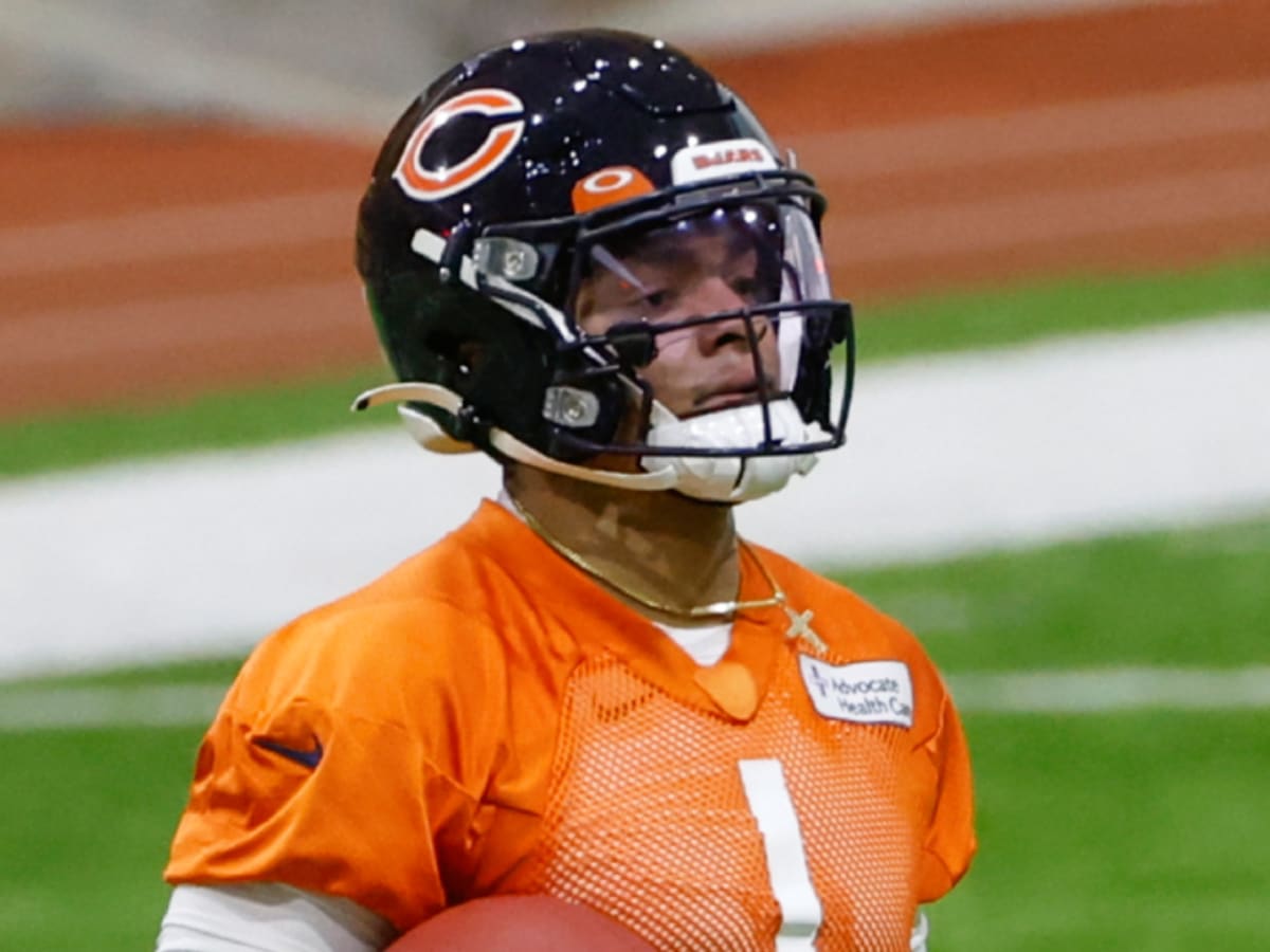 WATCH: Bears QB Justin Fields mic'd up at OTAs