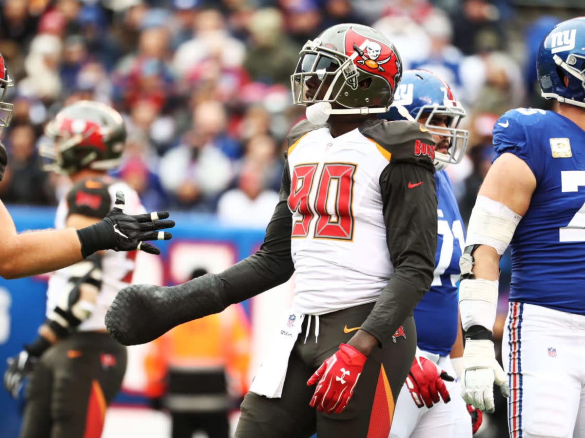 Free agent pass rusher Jason Pierre-Paul visits Ravens