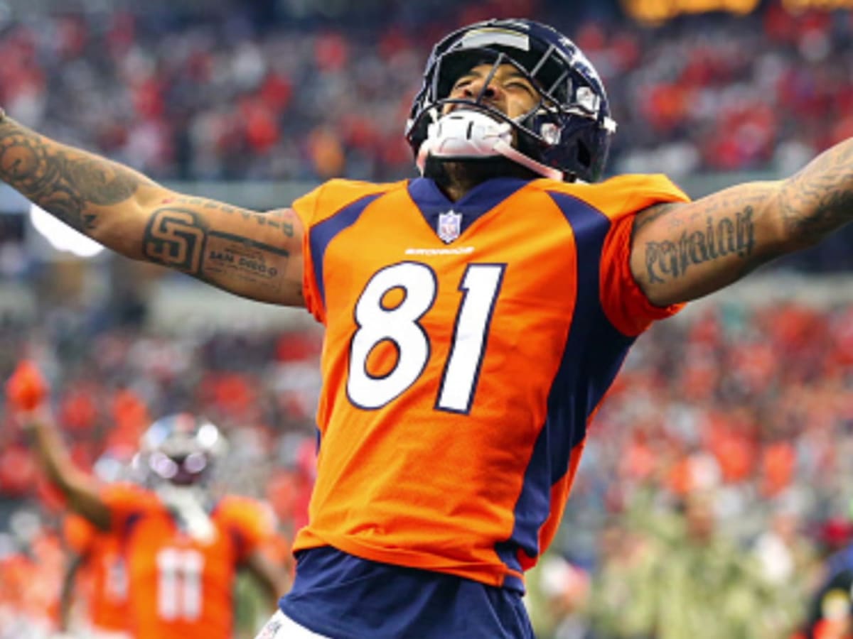 Denver Broncos inside linebacker Justin Strnad (40) against the Las Vegas  Raiders during an NFL football game, Sunday, Oct. 17, 2021, in Denver. The  Raiders won 34-24. (AP Photo/Jack Dempsey Stock Photo - Alamy