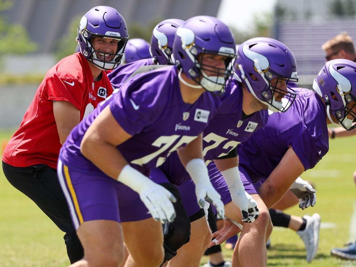 Vikings move up four spots in PFF's offensive line rankings