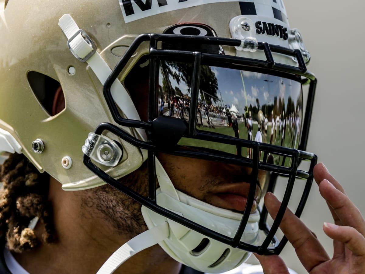 Demario Davis Signed New Orleans Saints Speed NFL Mini Helmet With