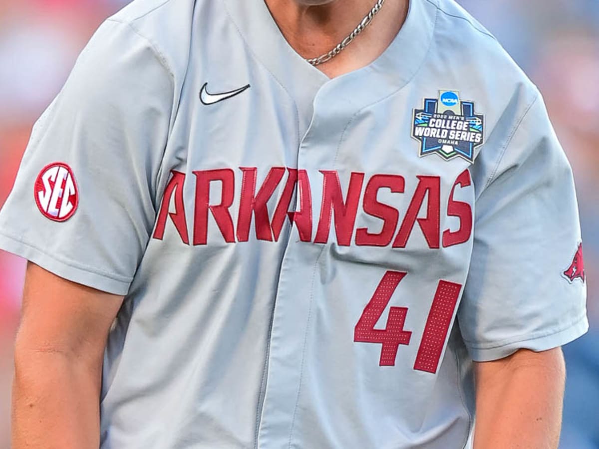 Auburn loses College World Series game vs. Arkansas, season ends