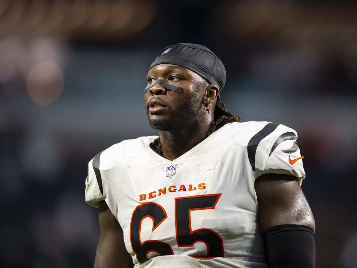 Zac Taylor reveals that the Bengals tried signing Larry Ogunjobi